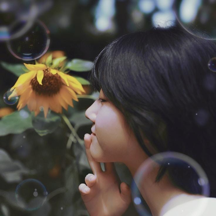 Samir Desai, Client Relations Director, discussing corporate gifting strategy with business clients